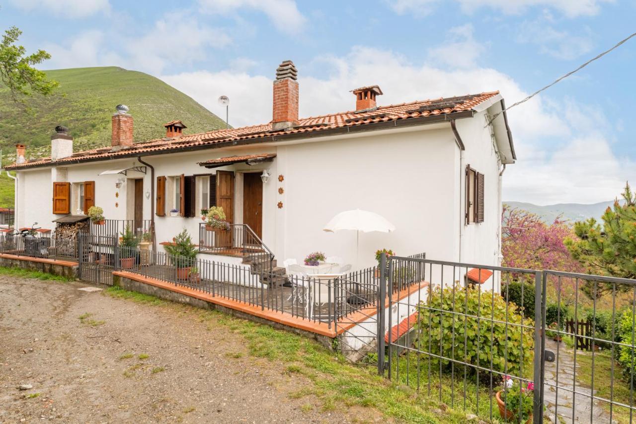 Appartement Sassi Scritti - Acero Montano à Montefegatesi Extérieur photo